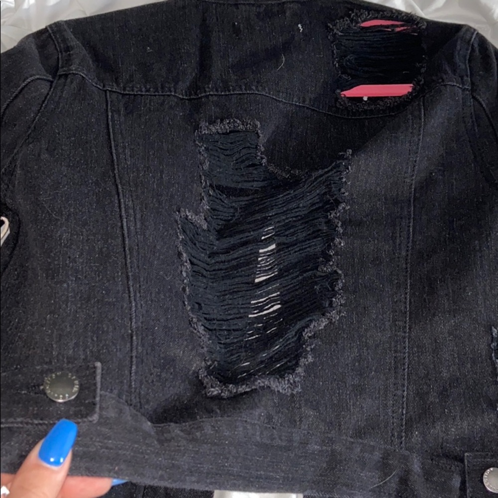 Distressed jean jacket - Picture 4 of 4